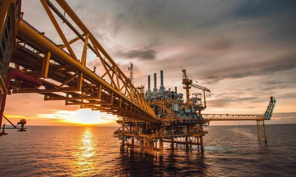 Ο ΟΠΕΚ πιέζει τη Ρωσία να στηρίξει νέα μείωση της παραγωγής πετρελαίου λόγω κοροναϊού